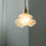 Suspension ancienne en opaline et laiton – Image 9