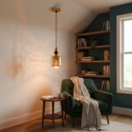 Suspension dorée perforée