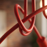 Plafonnier rouge 3 lampes – Image 3