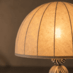 Lampadaire zébré design, 40 cm de large et 155 cm de haut