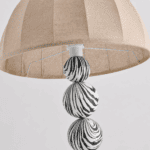 Lampadaire zébré design, métal blanc